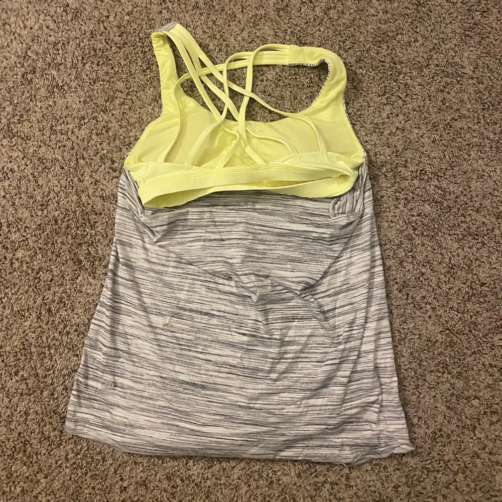 Lululemon Women’s workout tank - Picture 2 of 3